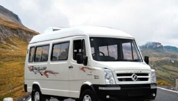 13 Seater Tempo Traveller